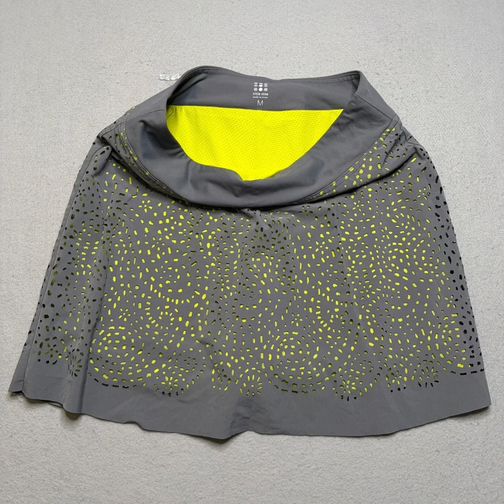 Title Nine Skort Women M Gray Nimblene Laser Cut Eyelet Active Tennis Skirt